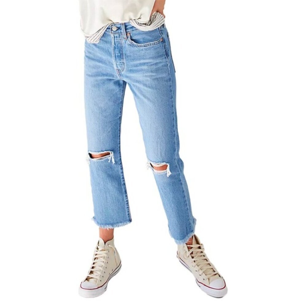 LEVI’S GENUINE QUALITY Wedgie Straight Jeans Button Fly Distressed Frayed Hem 32